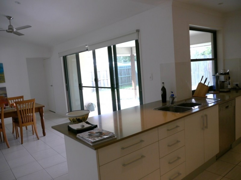 11/4 (NO.10) OASIS COURT, Bundaberg North QLD 4670