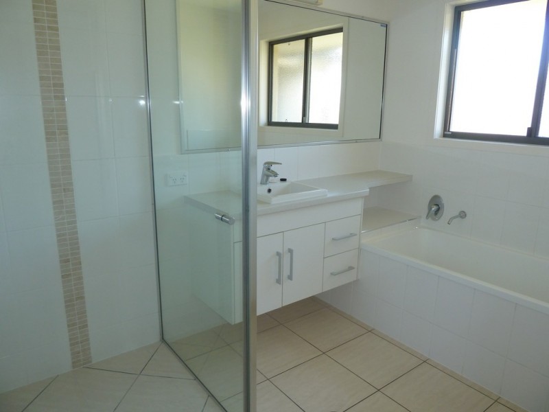 11/4 (NO.10) OASIS COURT, Bundaberg North QLD 4670