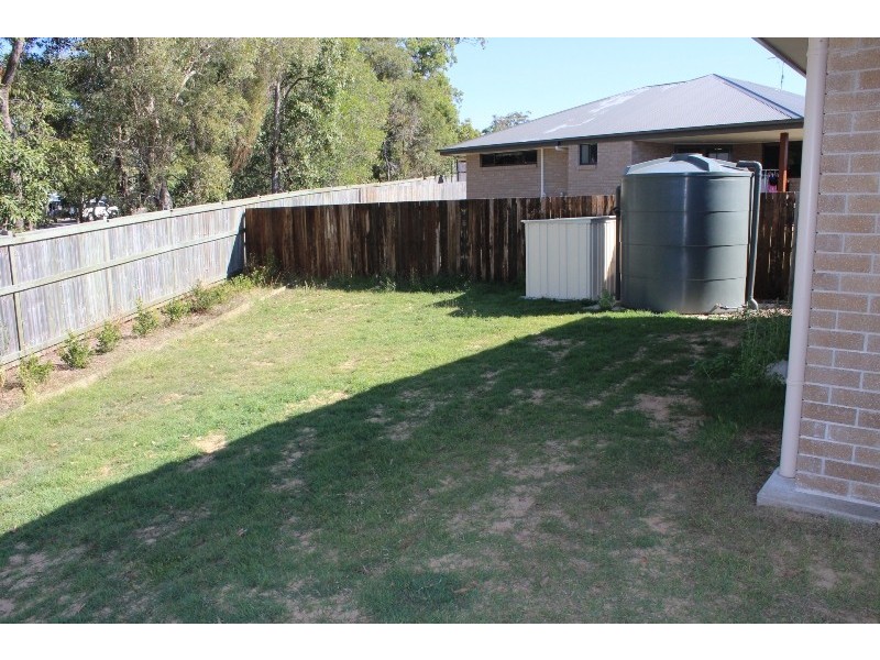 6 GREEN AVENUE, Branyan QLD 4670