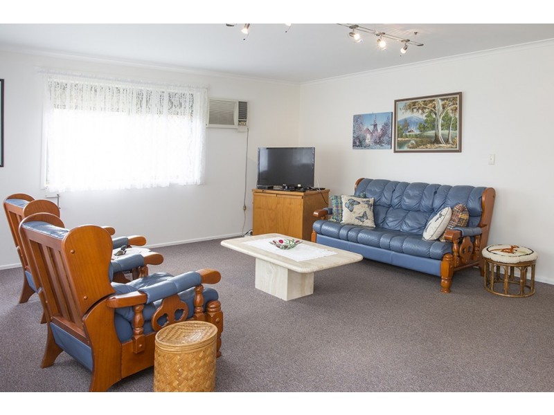 39 Wave Street, Burnett Heads QLD 4670