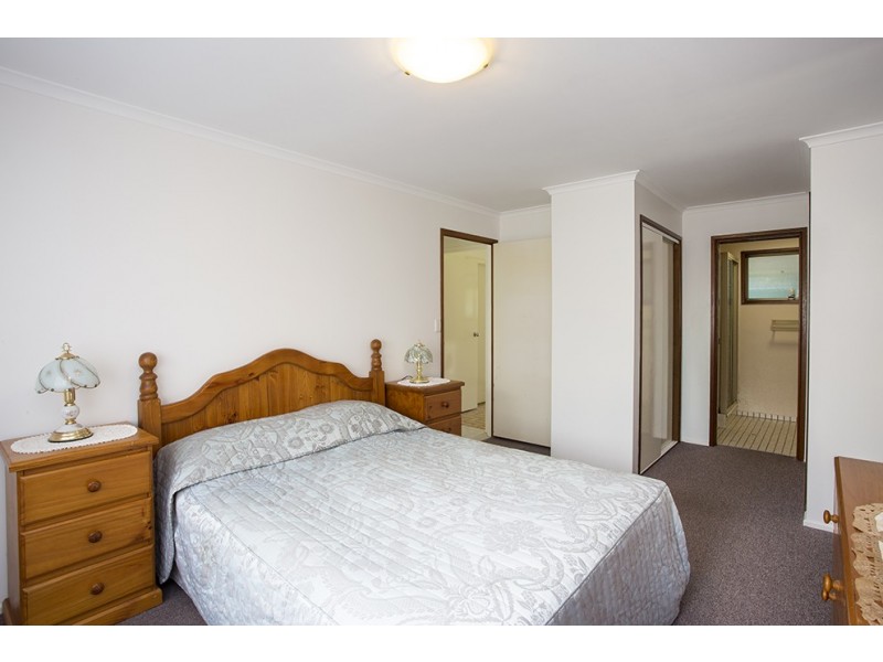 39 Wave Street, Burnett Heads QLD 4670