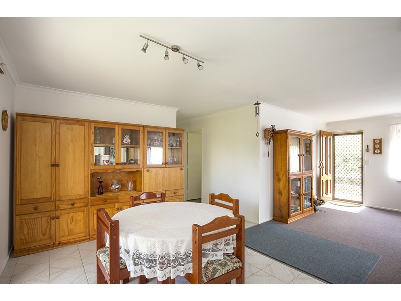 39 Wave Street, Burnett Heads QLD 4670