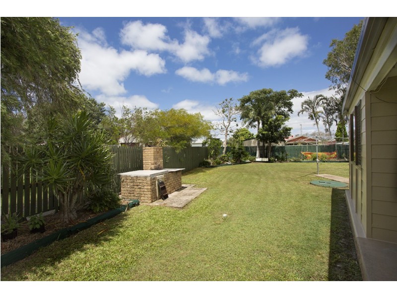 39 Wave Street, Burnett Heads QLD 4670