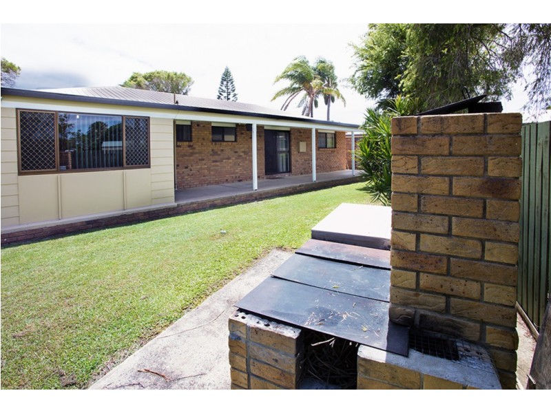 39 Wave Street, Burnett Heads QLD 4670
