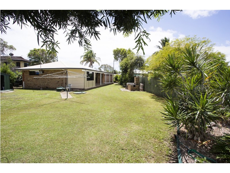 39 Wave Street, Burnett Heads QLD 4670