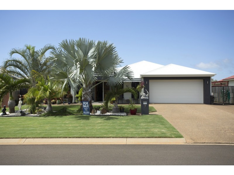 7 Hillcrest Court, Bargara QLD 4670