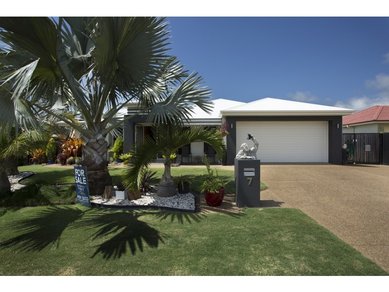 7 Hillcrest Court, Bargara QLD 4670