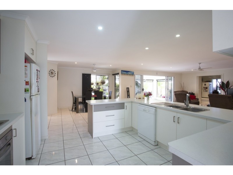 7 Hillcrest Court, Bargara QLD 4670