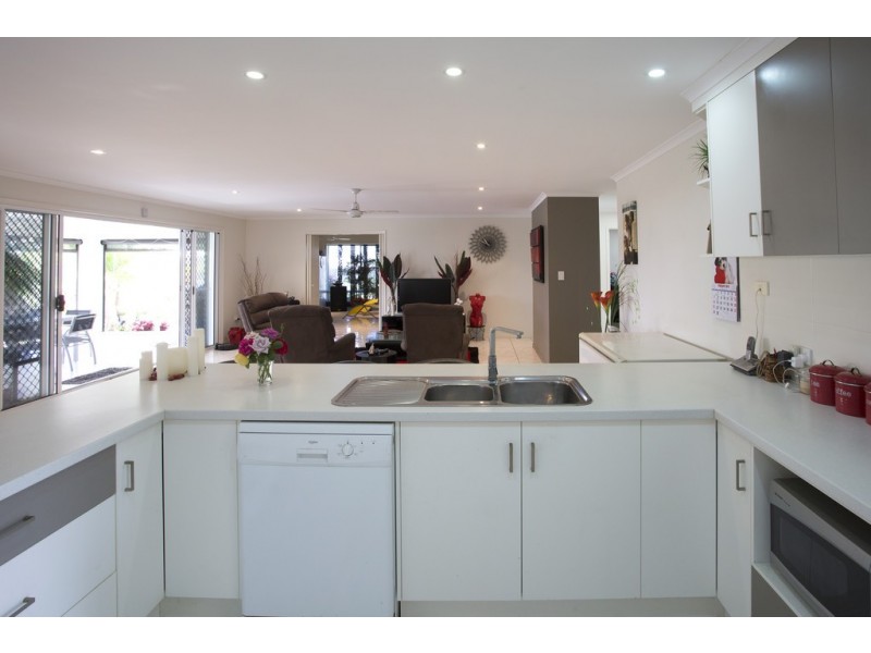 7 Hillcrest Court, Bargara QLD 4670