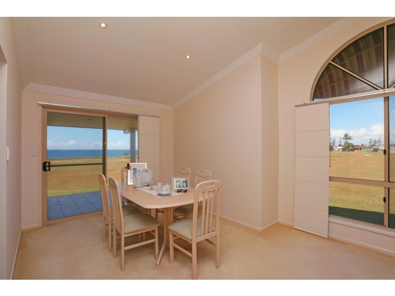2 Sea Esplanade, Elliott Heads QLD 4670