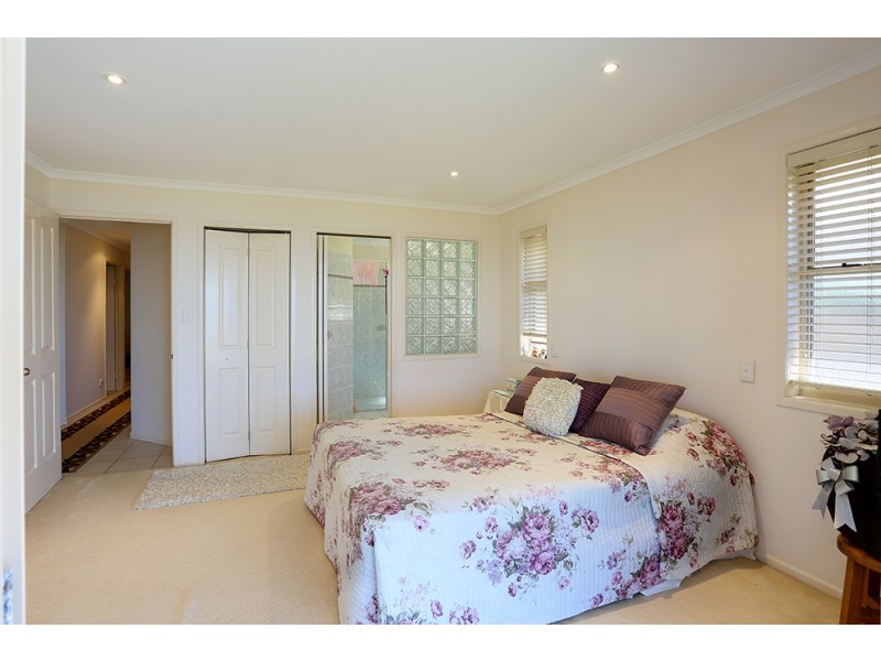 2 Sea Esplanade, Elliott Heads QLD 4670