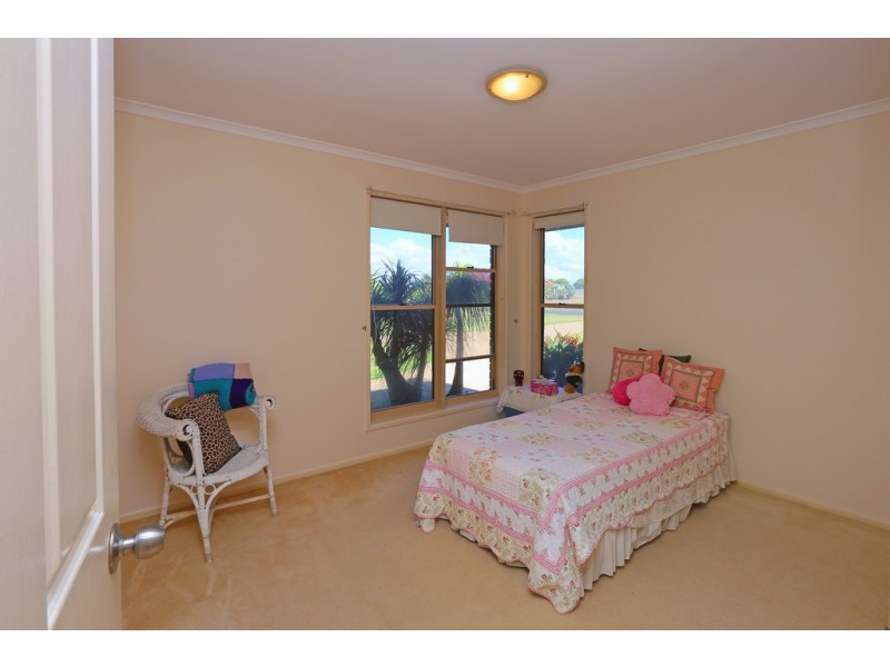 2 Sea Esplanade, Elliott Heads QLD 4670