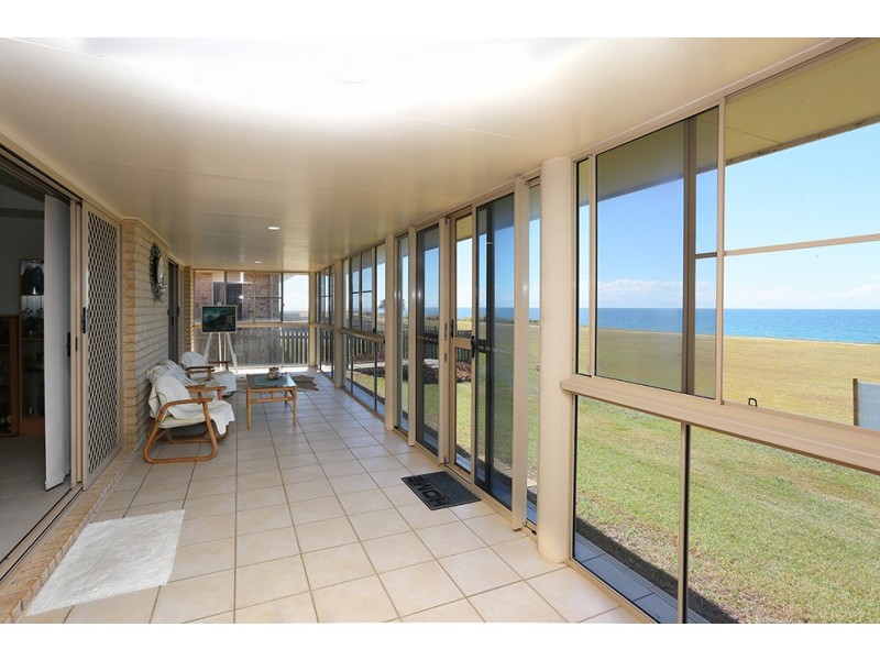 2 Sea Esplanade, Elliott Heads QLD 4670