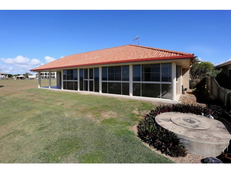 2 Sea Esplanade, Elliott Heads QLD 4670