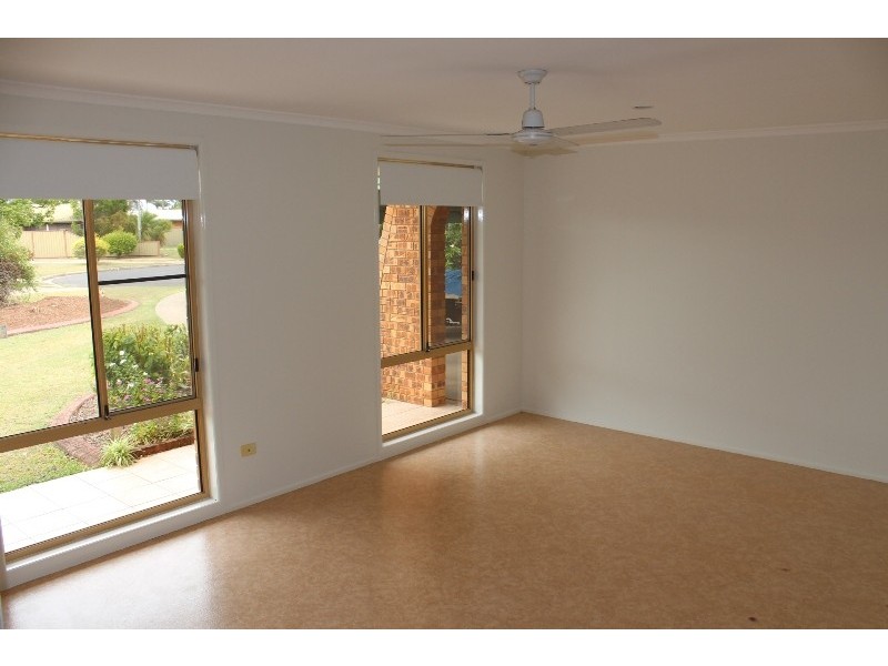 7 Cooper Court, Avenell Heights QLD 4670
