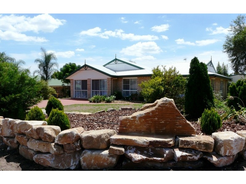 1 Westfield Drive, Westbrook QLD 4350