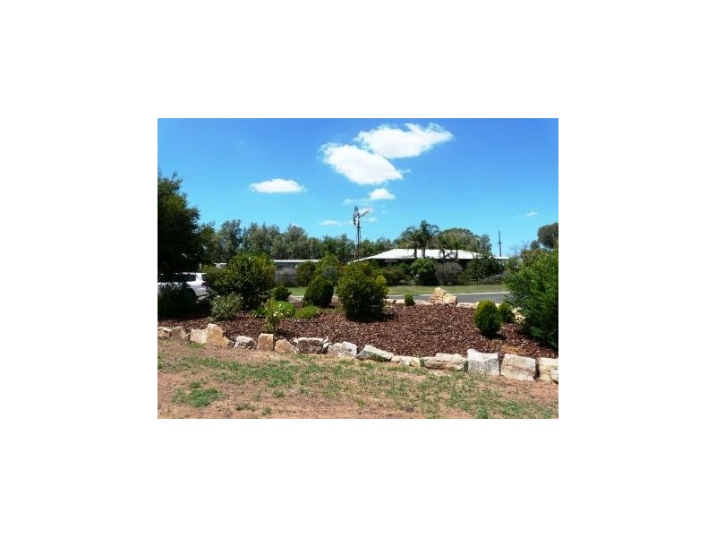 1 Westfield Drive, Westbrook QLD 4350