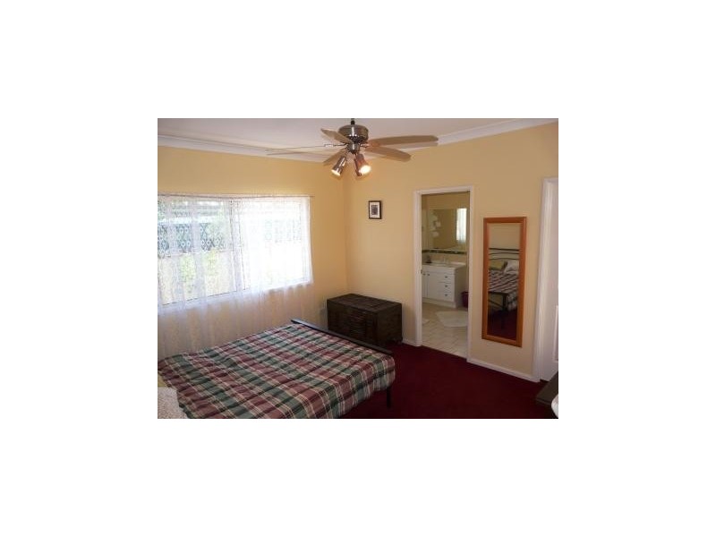16 Belclaire Drive, Westbrook QLD 4350