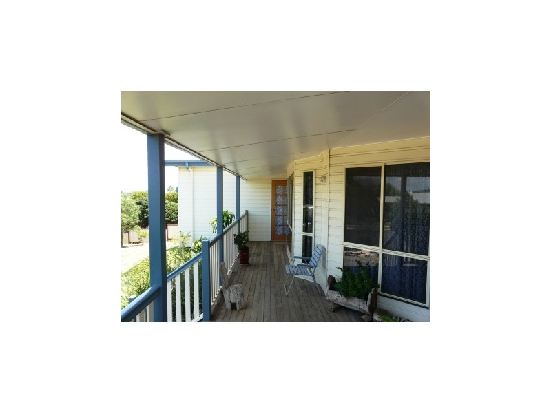 16 Belclaire Drive, Westbrook QLD 4350