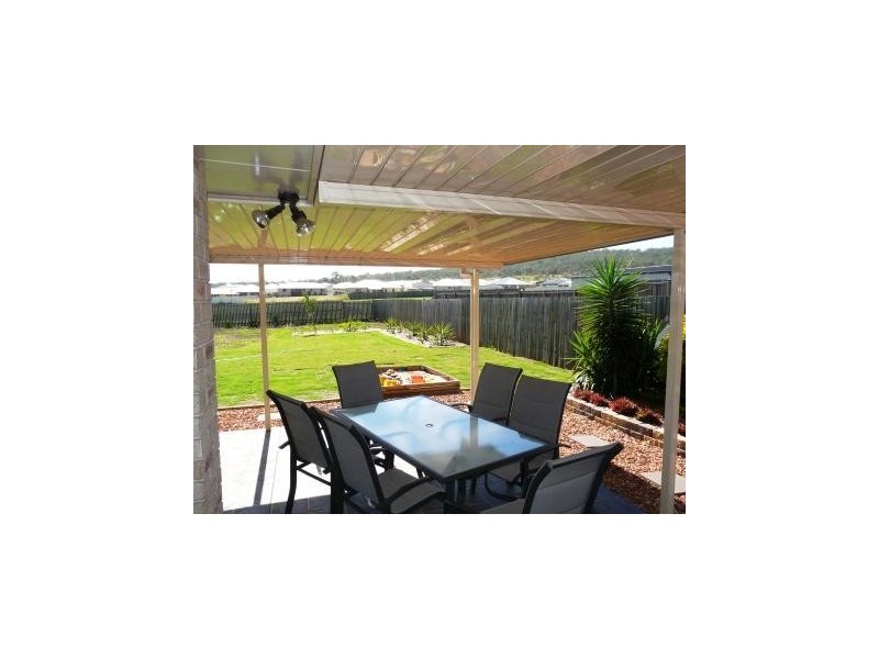 24 Tennyson Ct, Westbrook QLD 4350