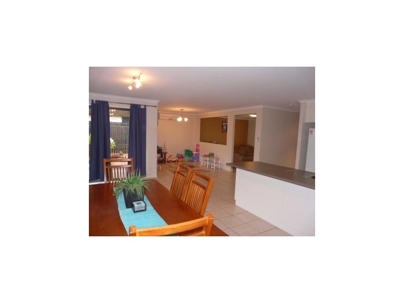 24 Tennyson Ct, Westbrook QLD 4350