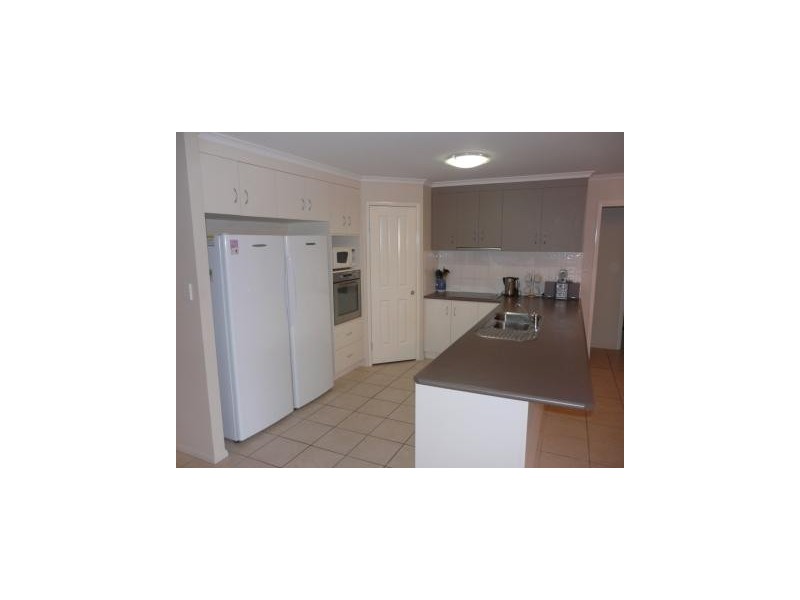 24 Tennyson Ct, Westbrook QLD 4350