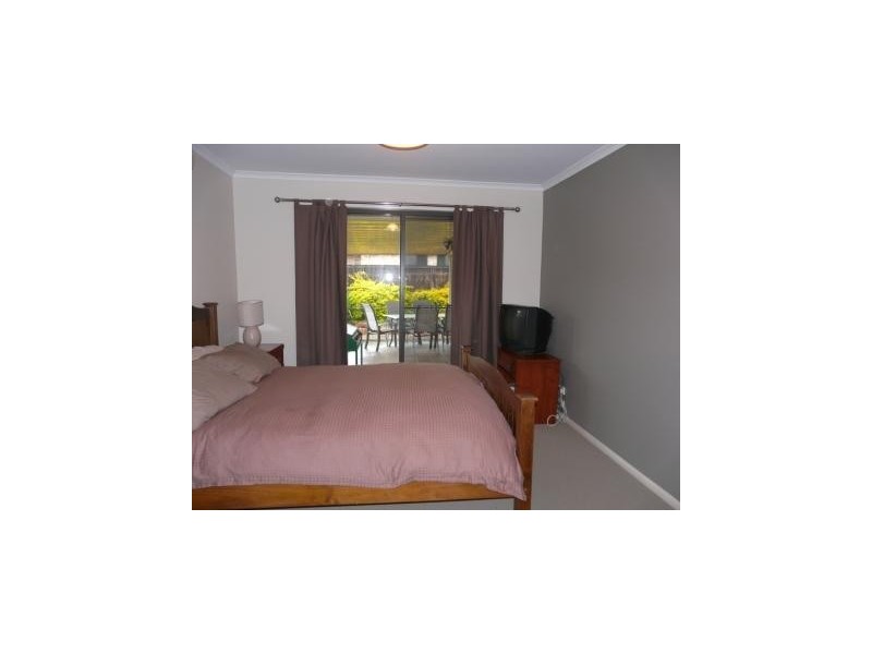24 Tennyson Ct, Westbrook QLD 4350