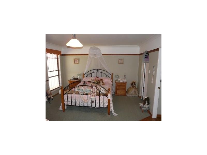 13 Woden Street, Murphys Creek QLD 4352