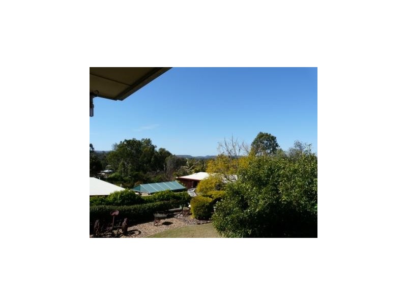 13 Woden Street, Murphys Creek QLD 4352