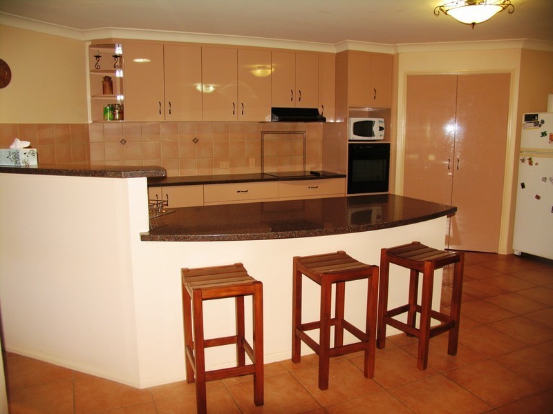 17 Kirralee Crt, Westbrook QLD 4350