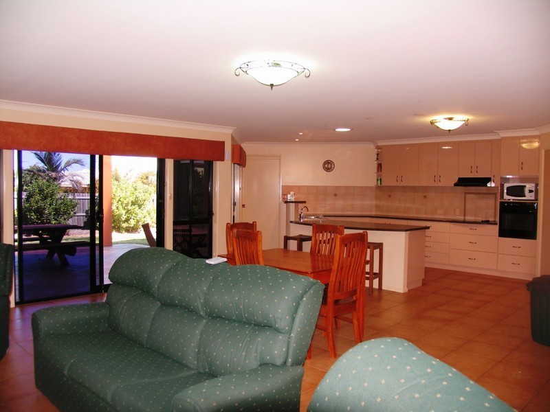 17 Kirralee Crt, Westbrook QLD 4350