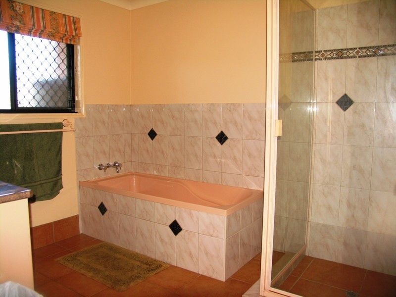 17 Kirralee Crt, Westbrook QLD 4350