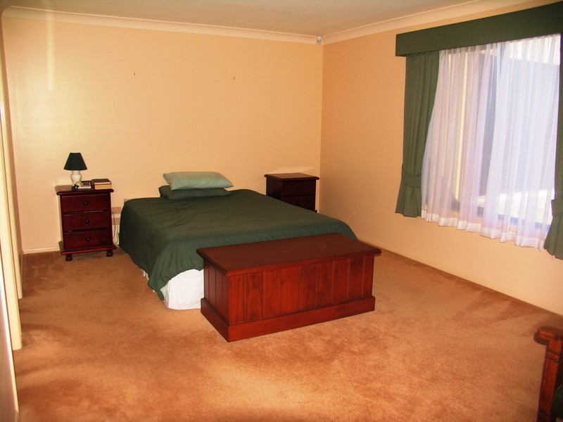 17 Kirralee Crt, Westbrook QLD 4350