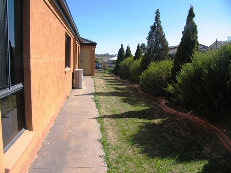 17 Kirralee Crt, Westbrook QLD 4350