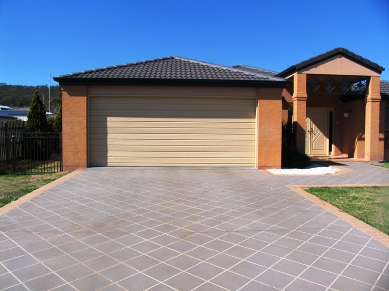 17 Kirralee Crt, Westbrook QLD 4350