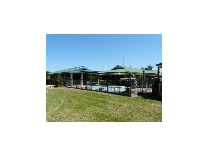 ” Oakmore Park”, Toowoomba QLD 4350
