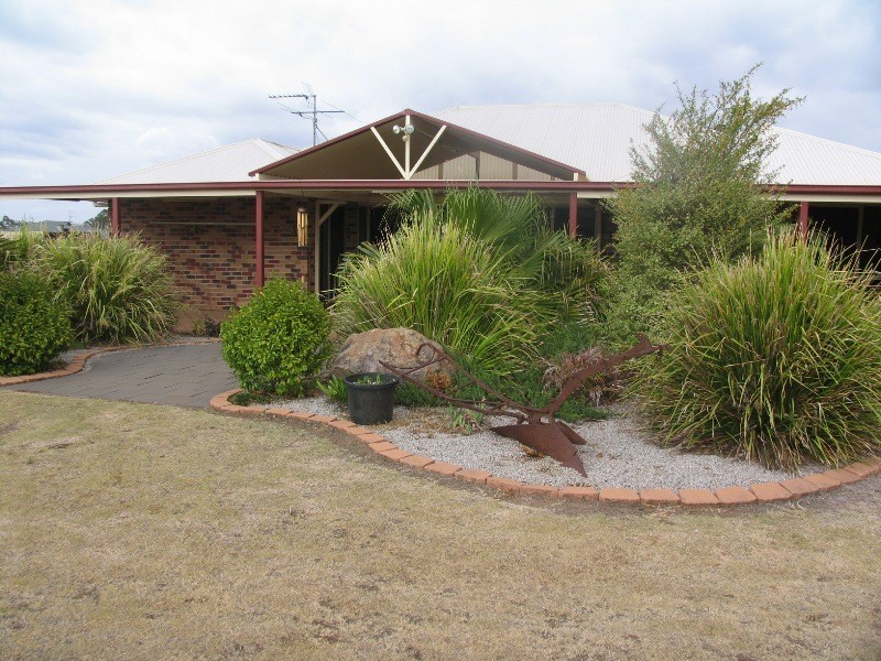 15 Kirralee Crt, Westbrook QLD 4350