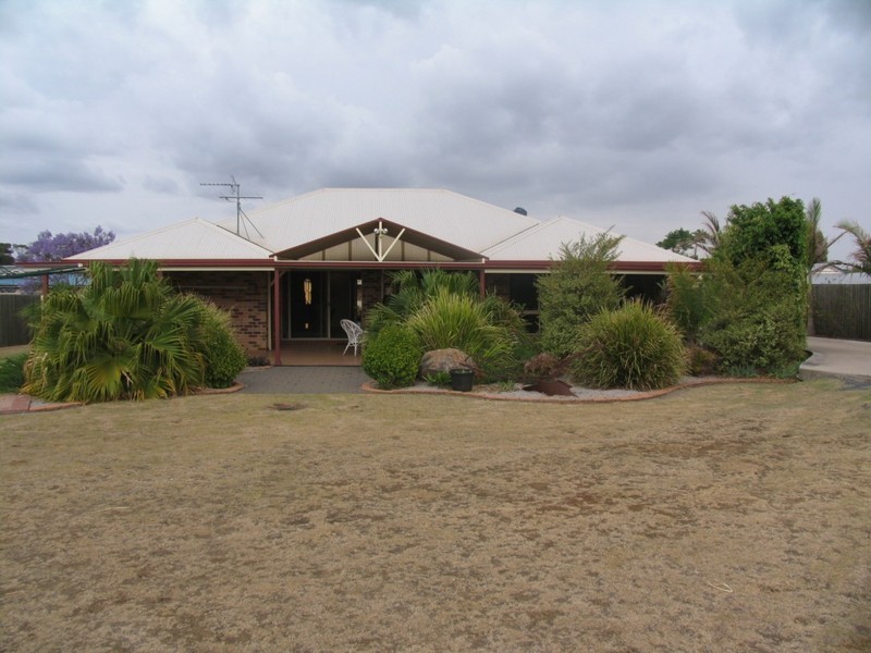 15 Kirralee Crt, Westbrook QLD 4350