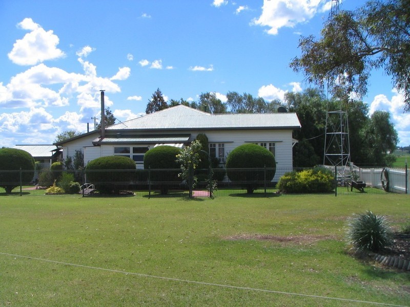 11985 Warrego Highway, Oakey QLD 4401