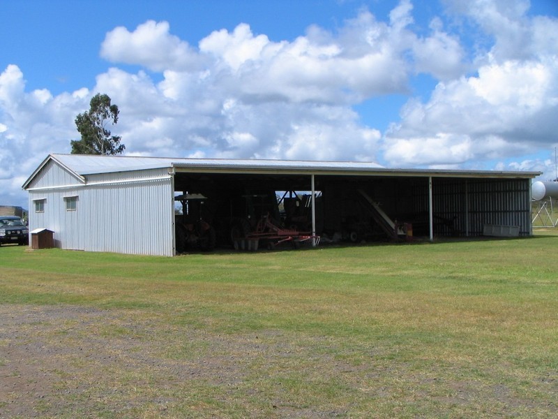11985 Warrego Highway, Oakey QLD 4401