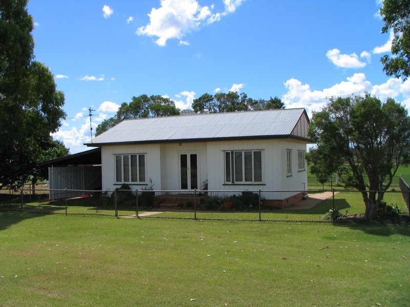 11985 Warrego Highway, Oakey QLD 4401