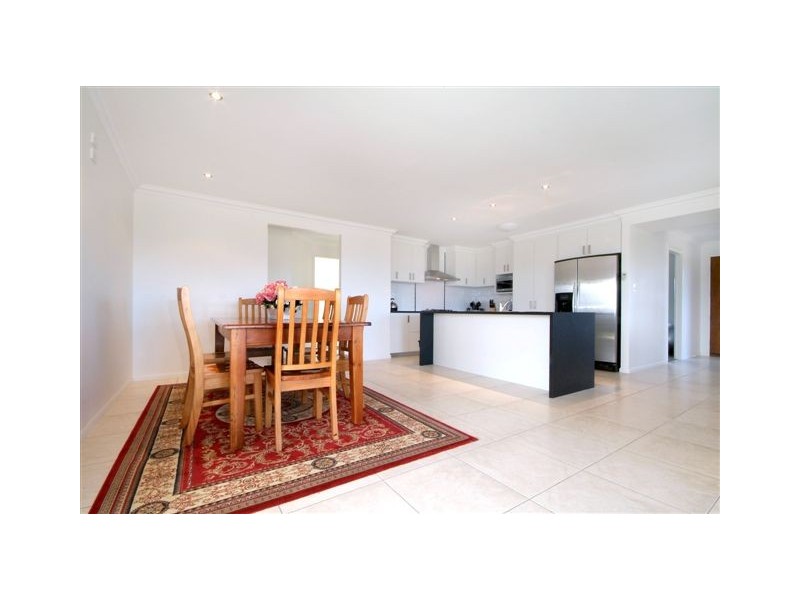 2 HAMILTON DRIVE, VALE VIEW, Toowoomba QLD 4350