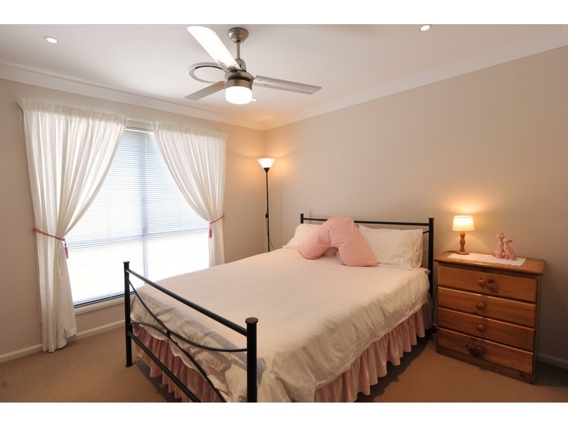 1 Schaefer Crt, Westbrook QLD 4350