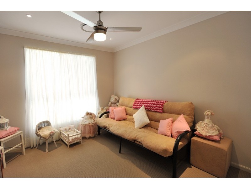 1 Schaefer Crt, Westbrook QLD 4350