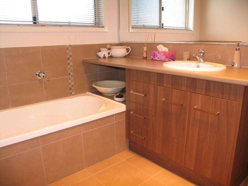 1 Schaefer Crt, Westbrook QLD 4350