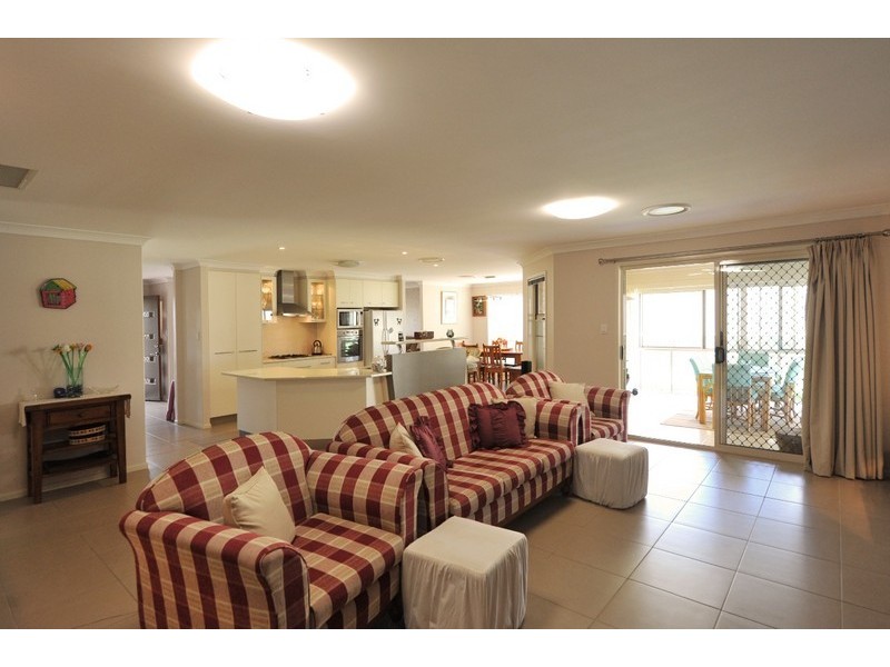 1 Schaefer Crt, Westbrook QLD 4350