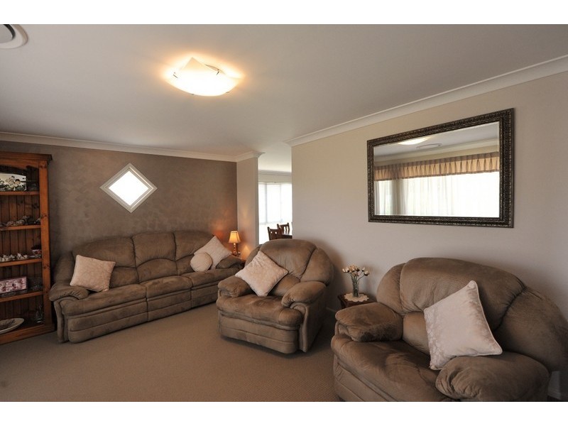 1 Schaefer Crt, Westbrook QLD 4350