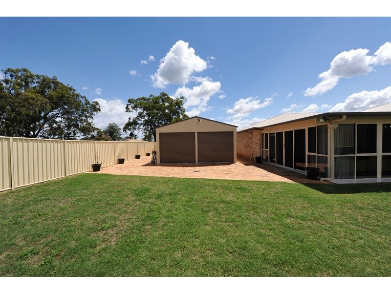 1 Schaefer Crt, Westbrook QLD 4350
