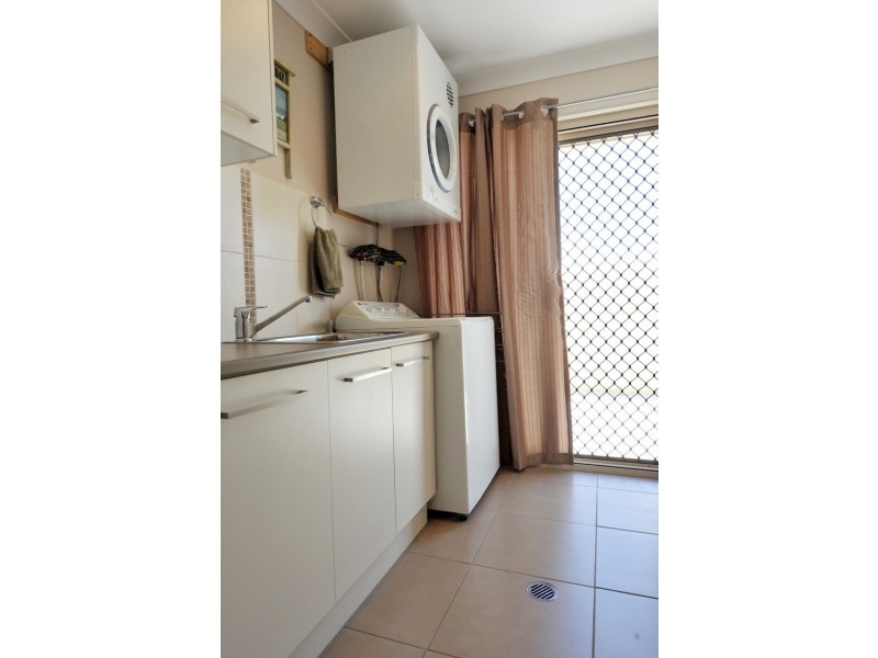 1 Schaefer Crt, Westbrook QLD 4350