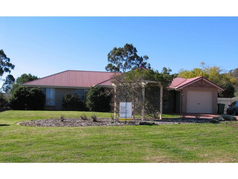 52 Westfield Dr, Westbrook QLD 4350